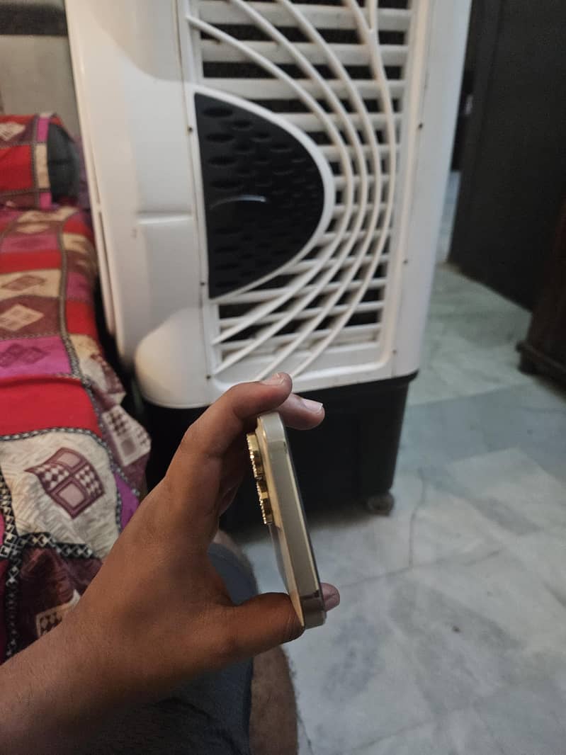Apple iPhone 14 Pro Max 5