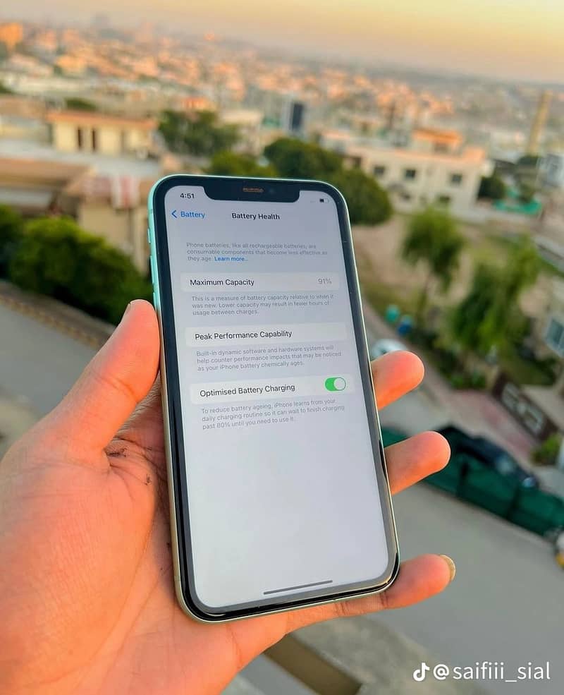 Apple iPhone 11 4