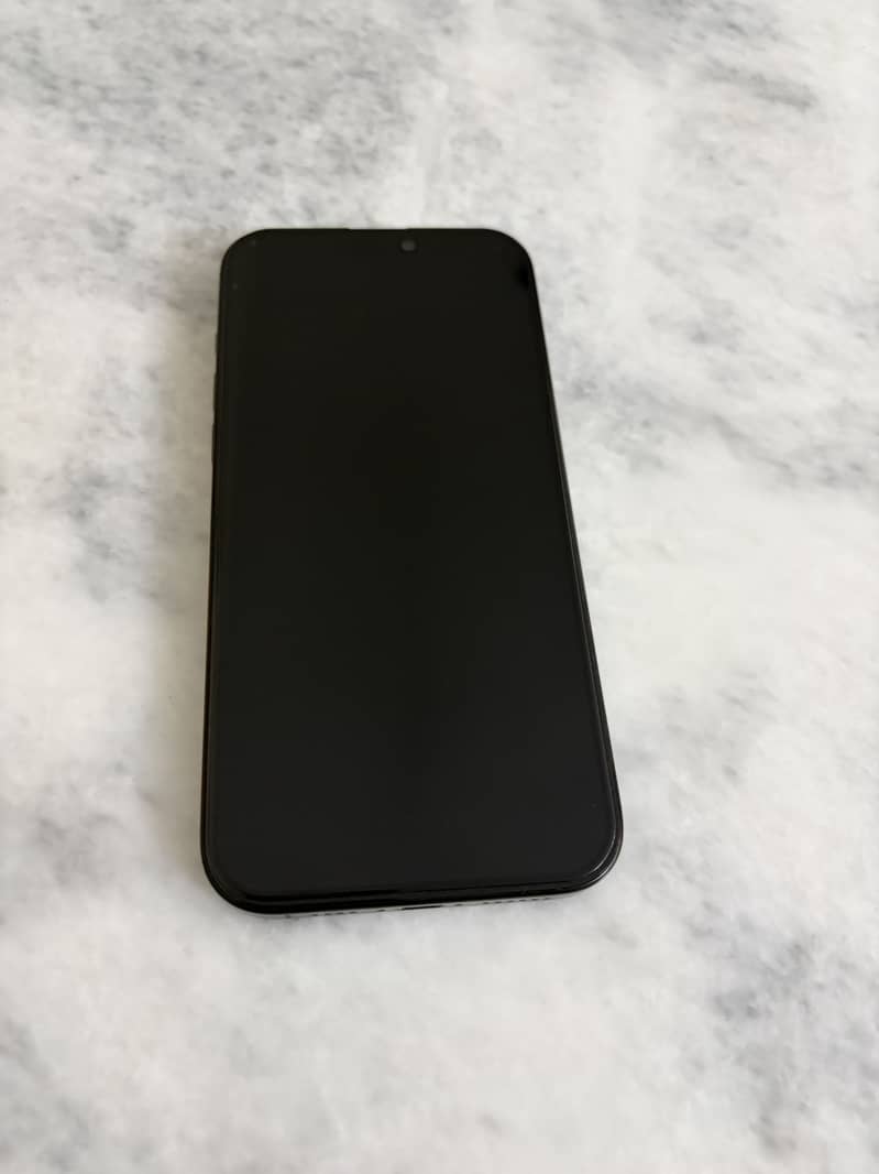 Apple iPhone 16 Pro Max 2