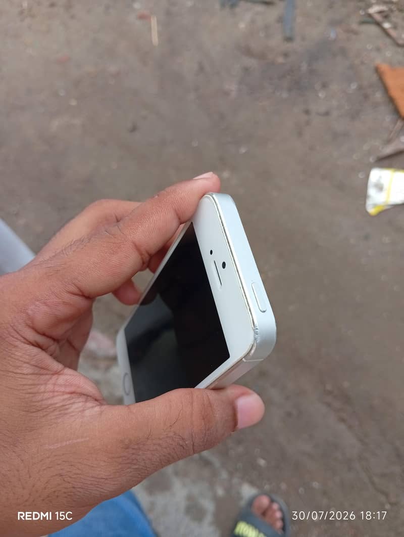 Apple iPhone 5s 3