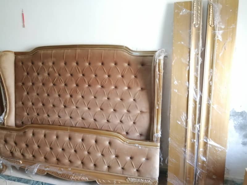 DOUBLE BED SET WITH DRESSING TABLE 6