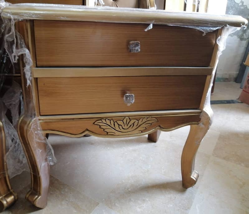 DOUBLE BED SET WITH DRESSING TABLE 10