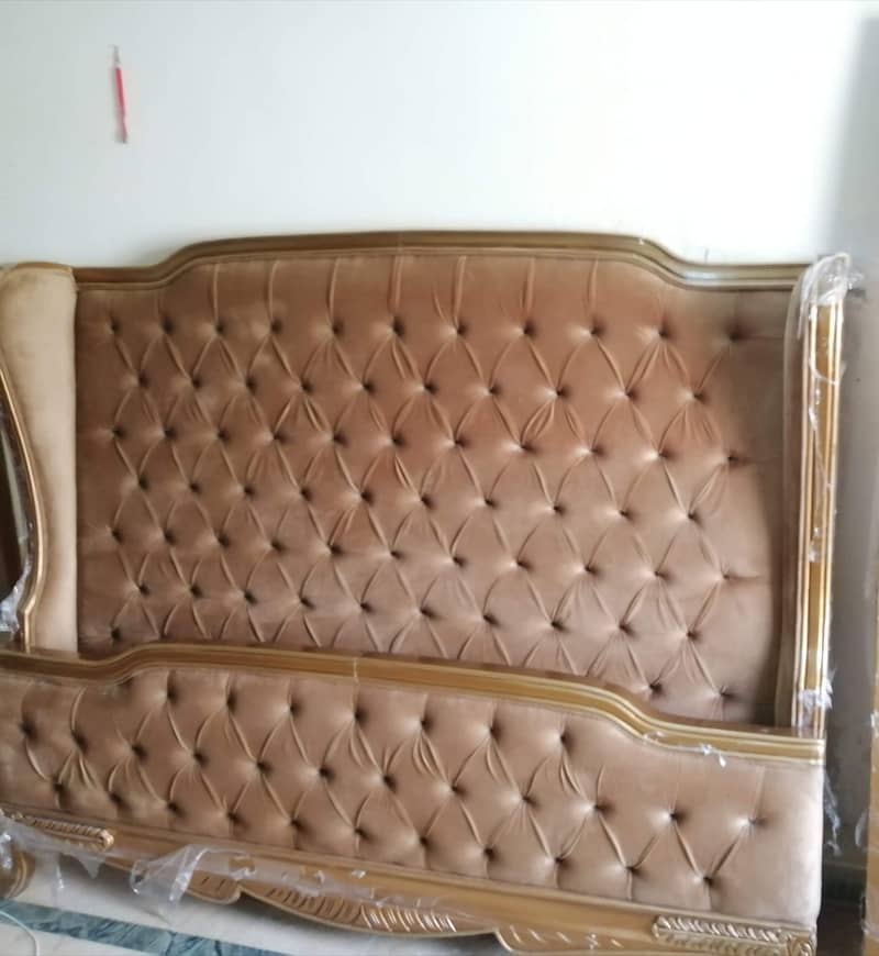DOUBLE BED SET WITH DRESSING TABLE 12
