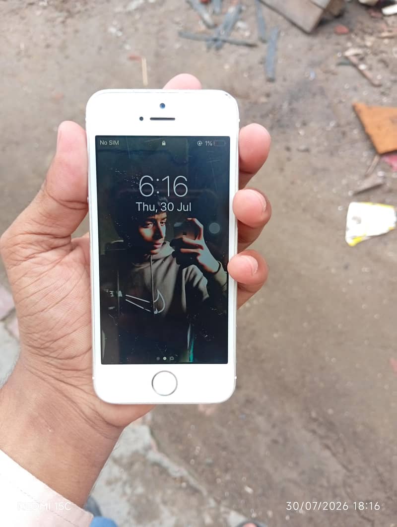 Apple iPhone 5s 4