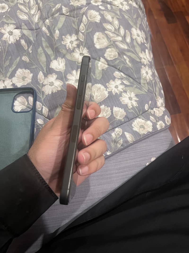 Apple iPhone 15 Pro Max 3