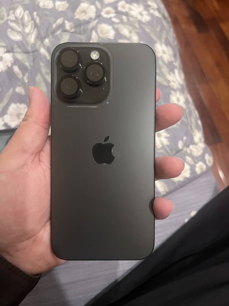 Apple iPhone 15 Pro Max 5
