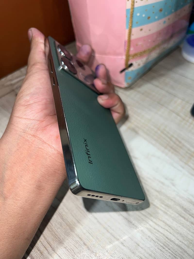 Infinix Note 40 4