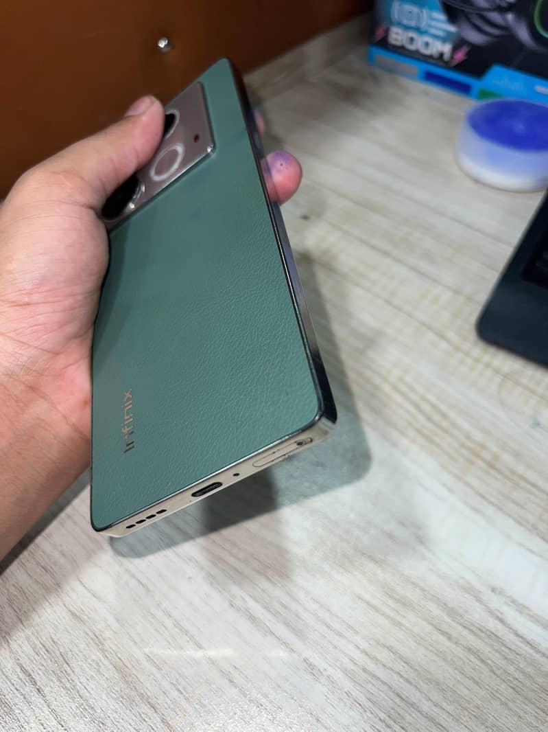 Infinix Note 40 7