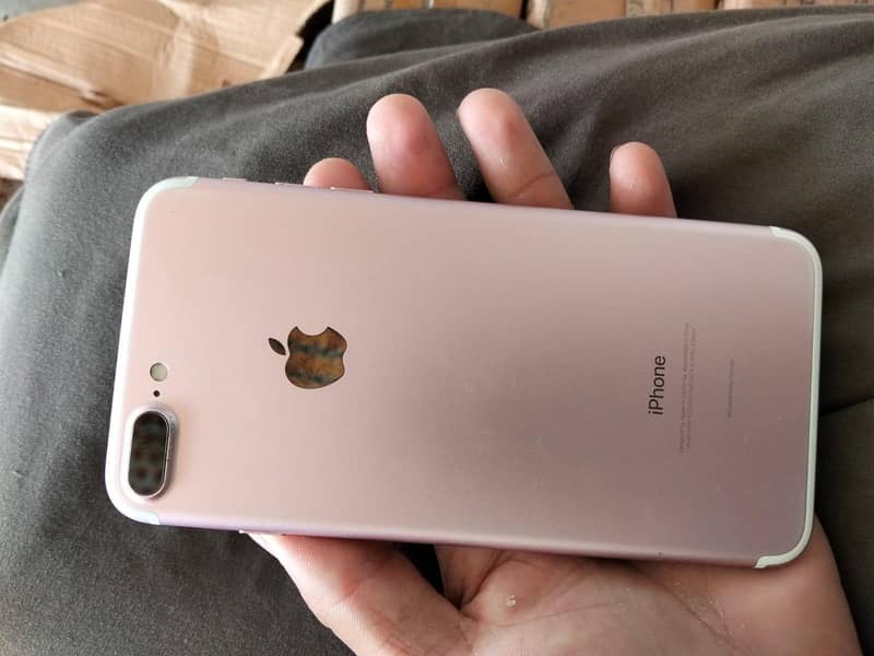 Apple iPhone 7 Plus 2