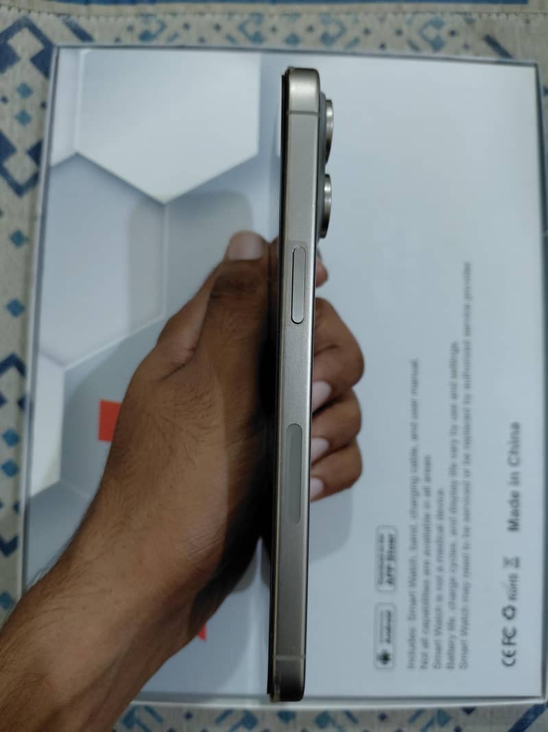 Apple iPhone 15 Pro Max 3