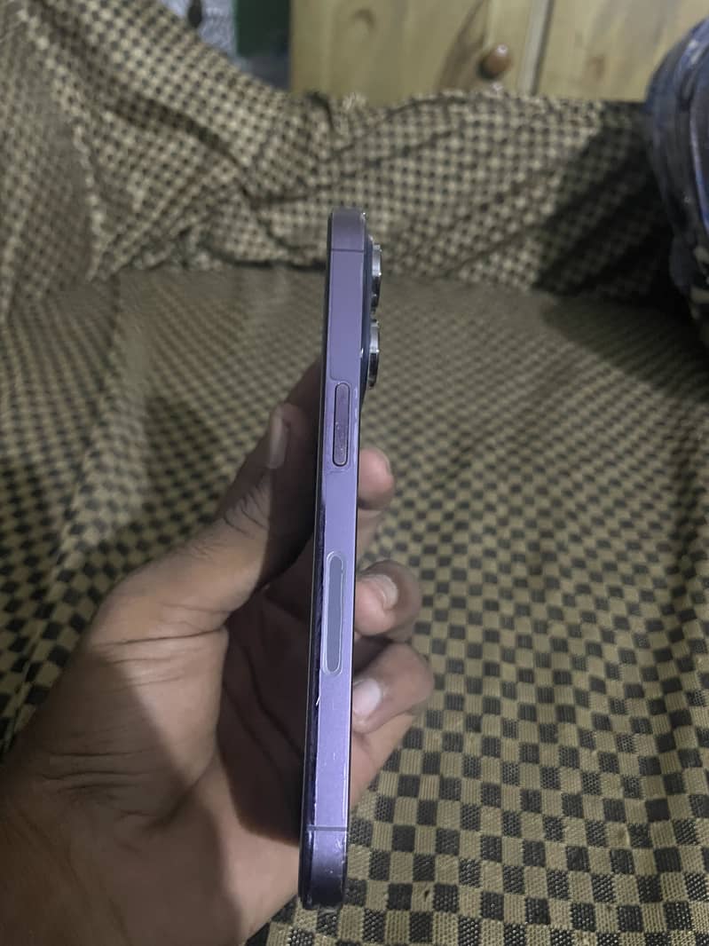 Apple iPhone 14 Pro 0