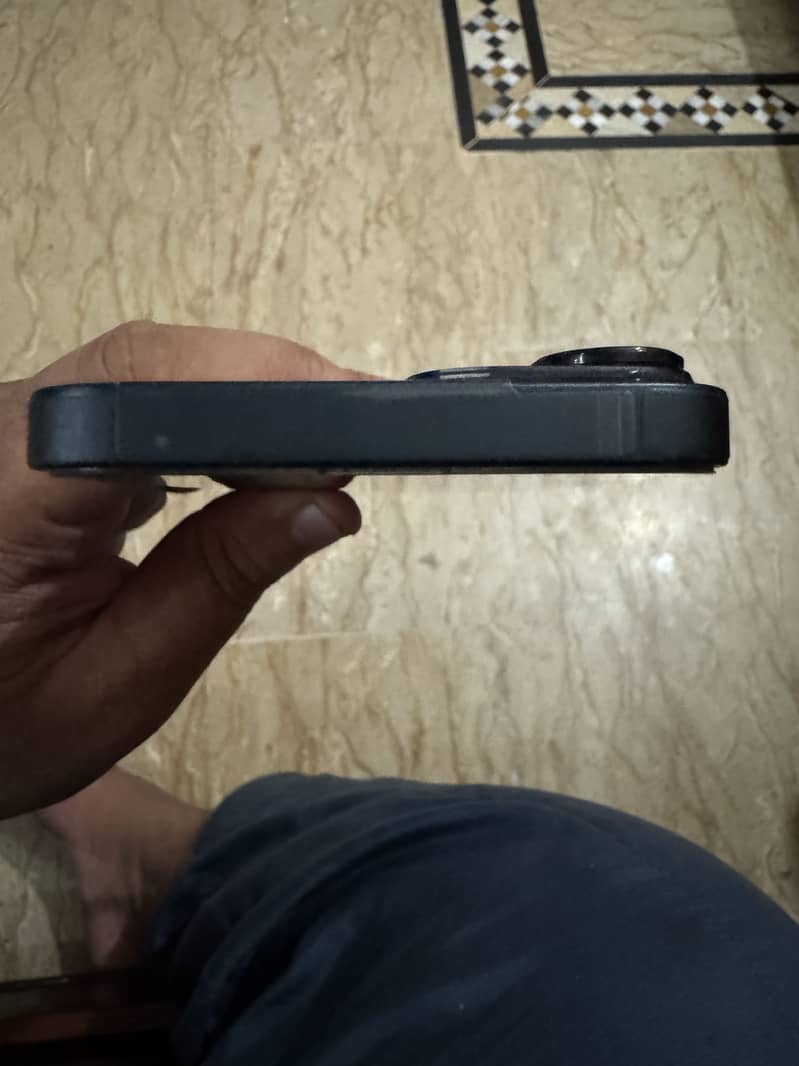 Apple iPhone 14 5