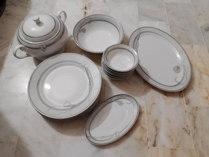 dinner set some piece 2