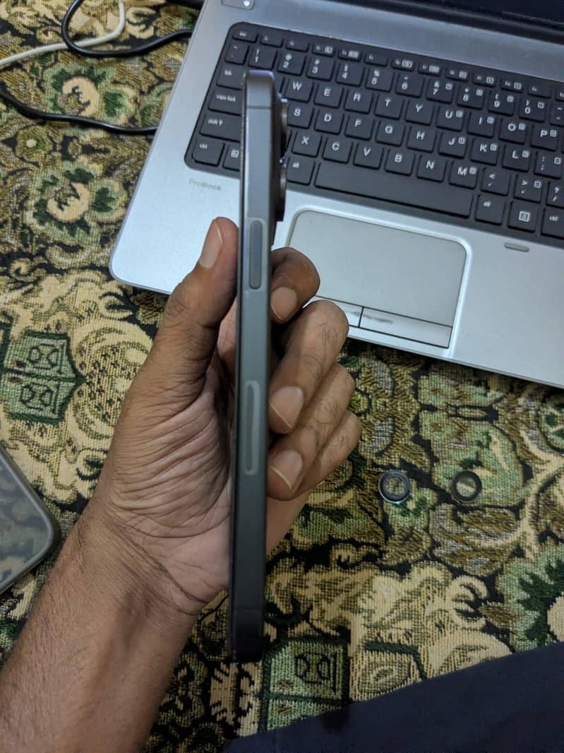 Apple iPhone 15 Pro Max 5