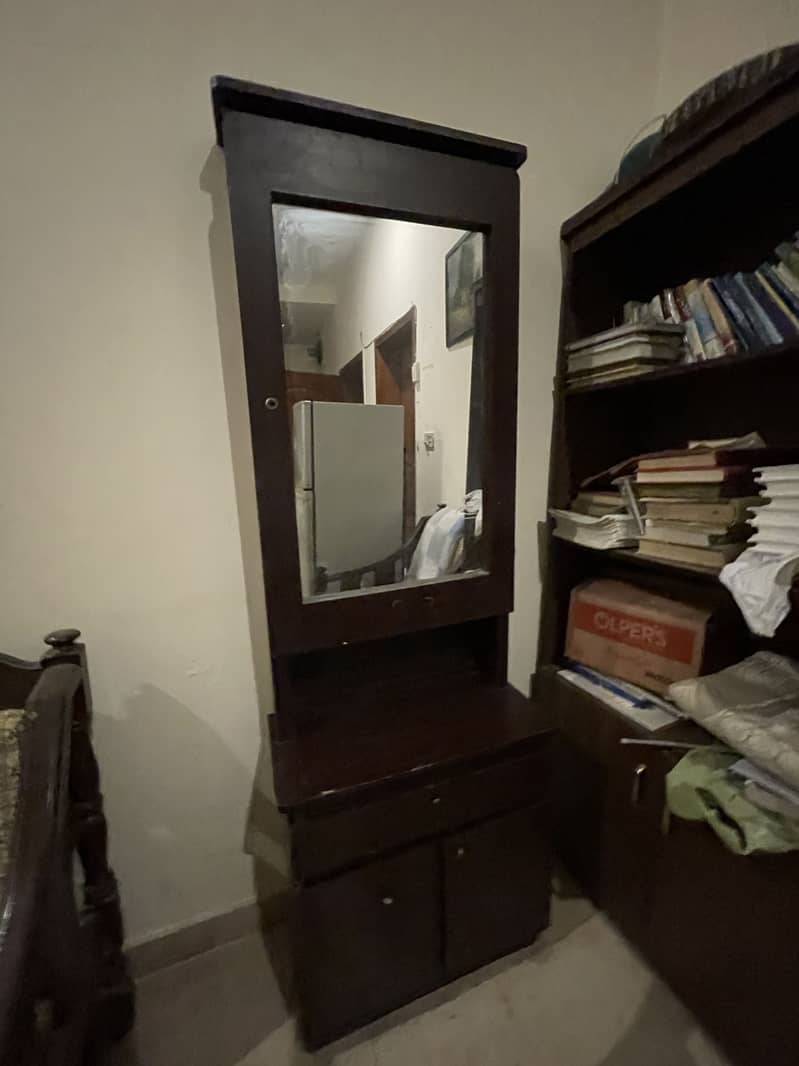 Dressing table 0