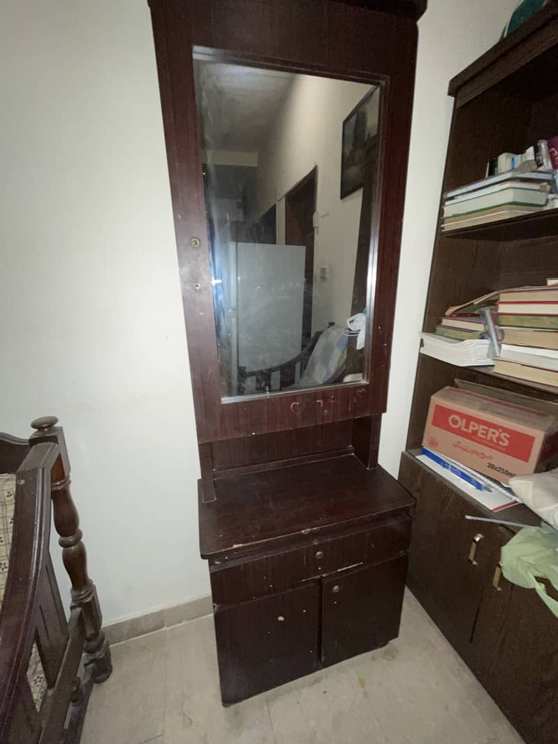 Dressing table 4