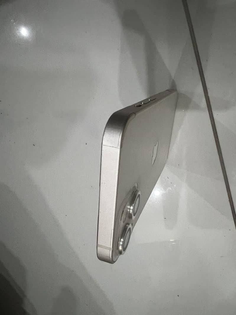 Apple iPhone 13 2