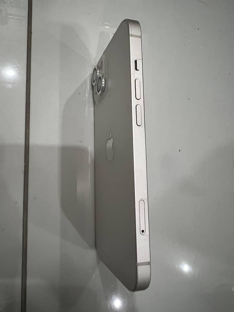 Apple iPhone 13 5