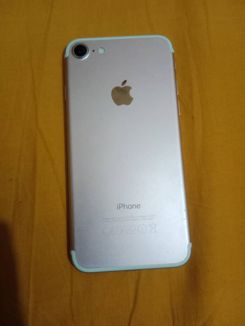 Apple iPhone 7 0