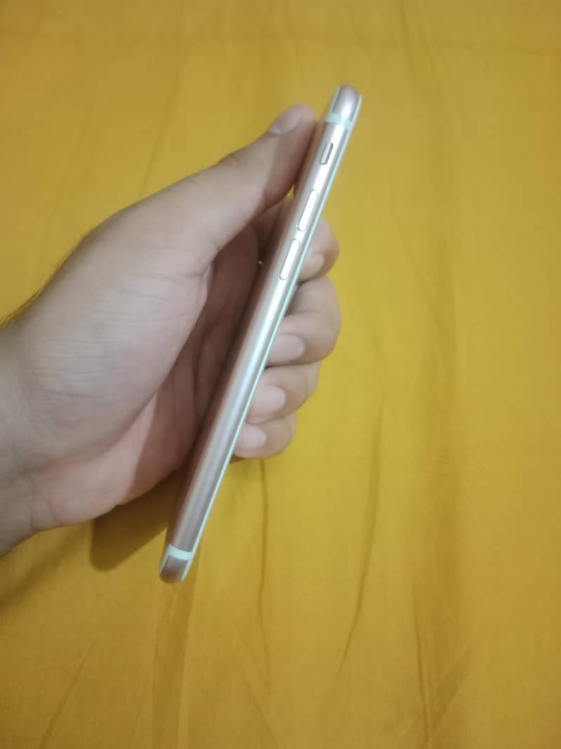 Apple iPhone 7 2