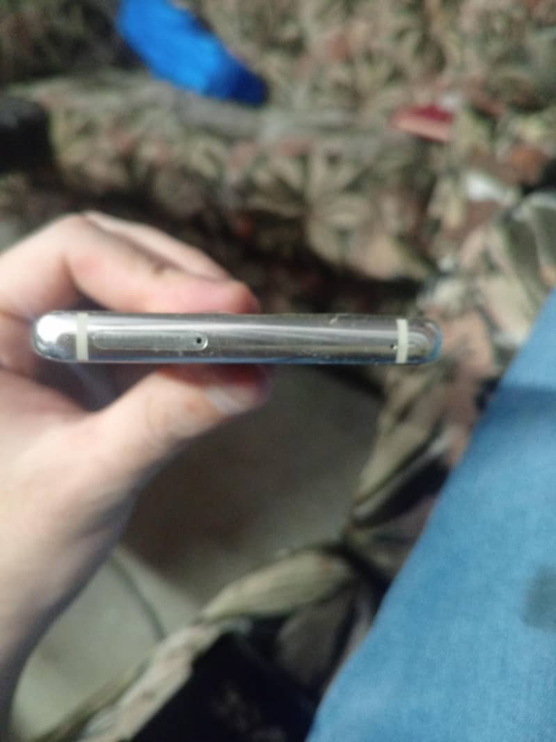 Samsung Mobile Note 8 3