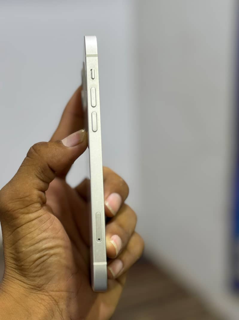 Apple iPhone 12 1