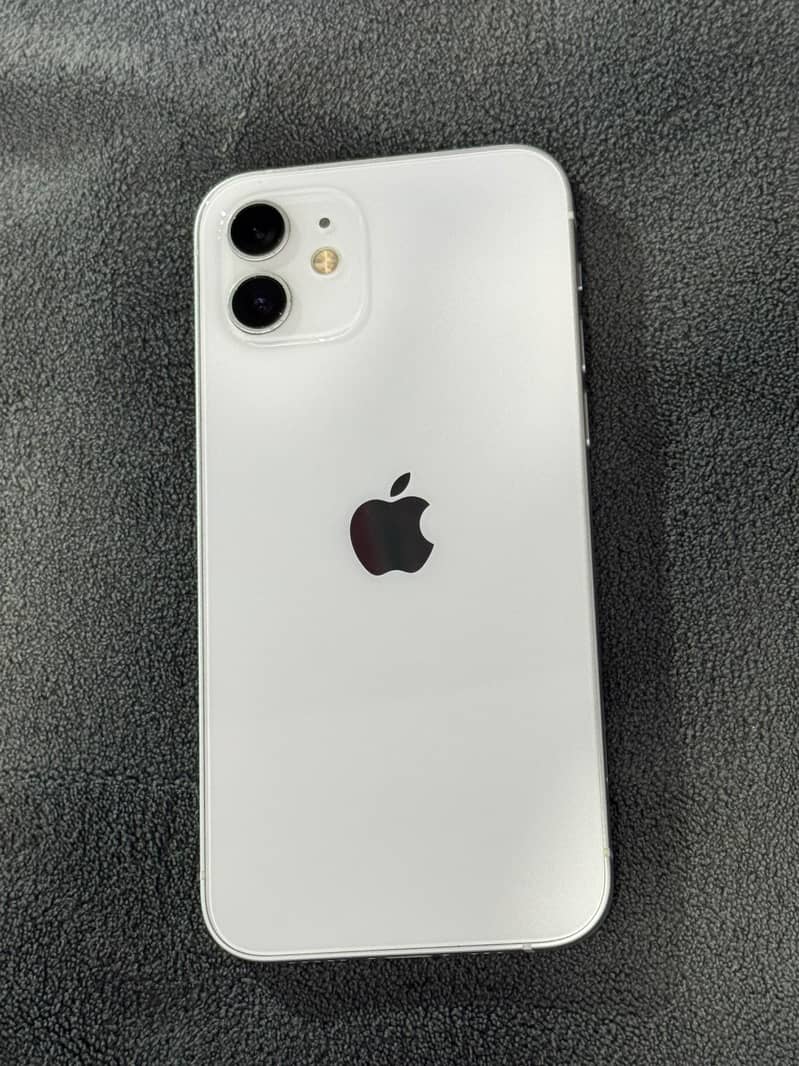 Apple iPhone 12 4