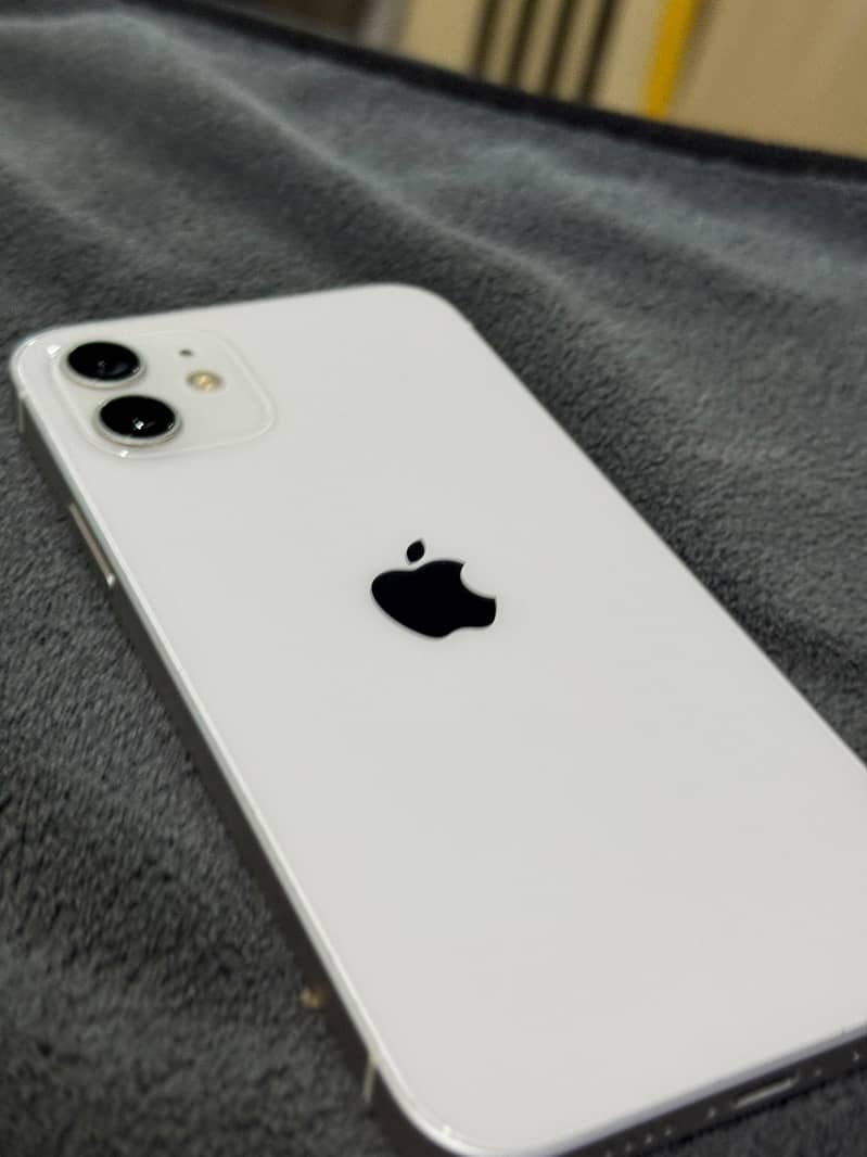 Apple iPhone 12 5