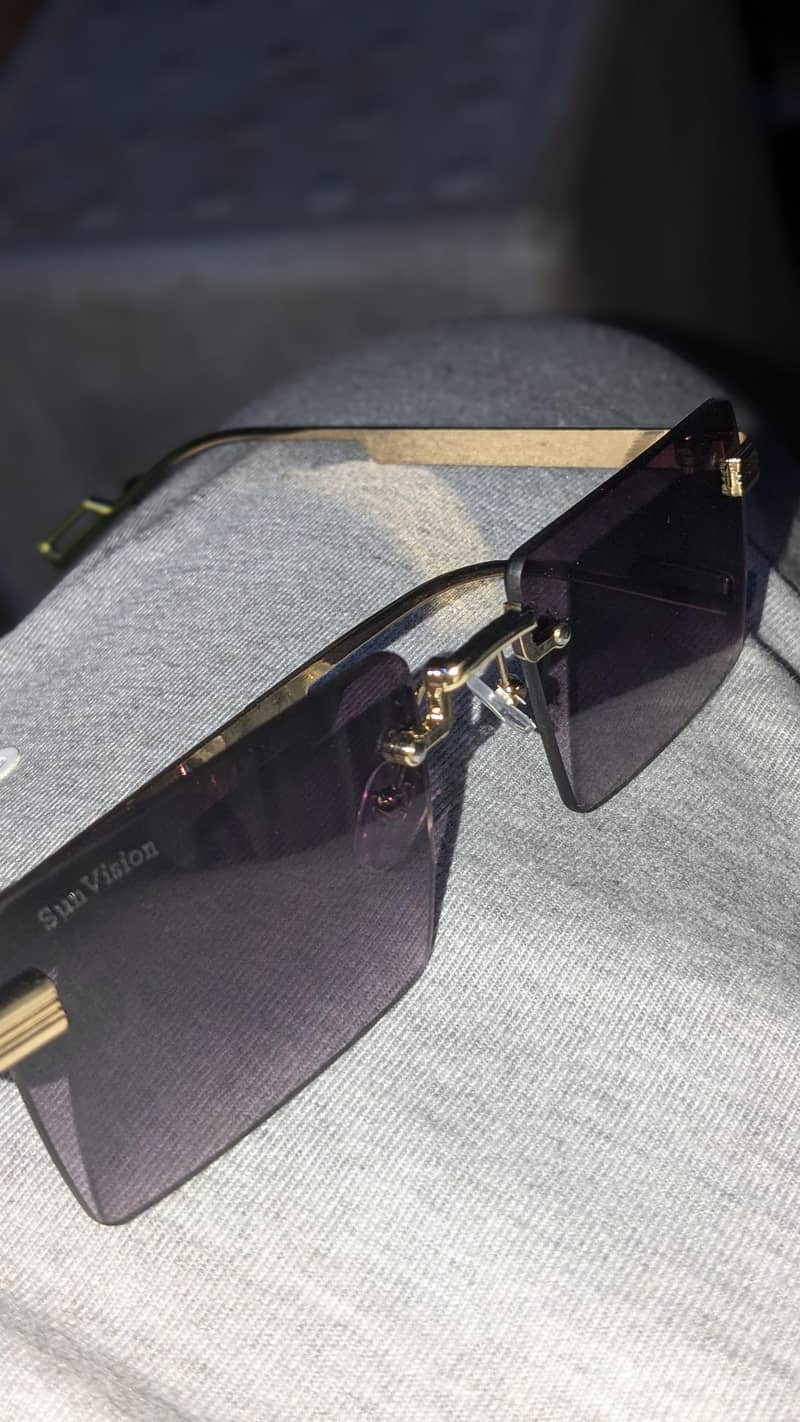 Sunglasses 0