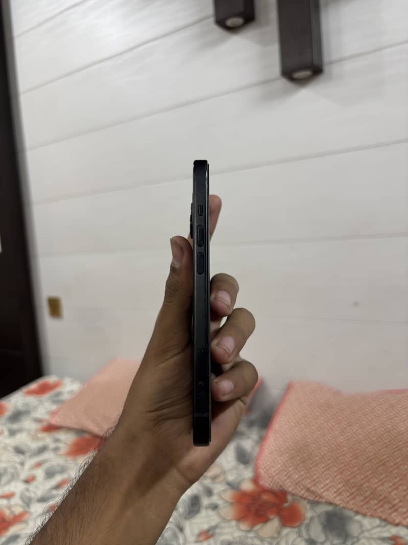 Apple iPhone 15 2