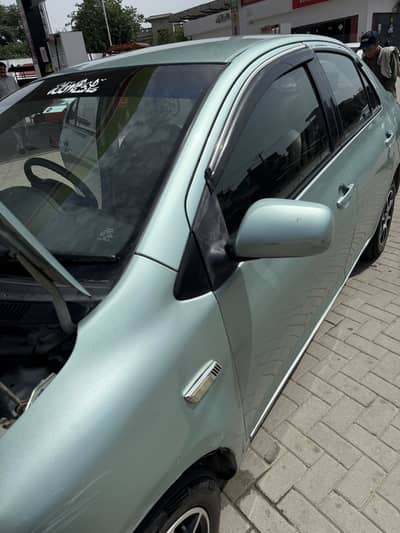 Toyota Belta 2005