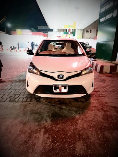Toyota Vitz 2015 /2019 Pearl White