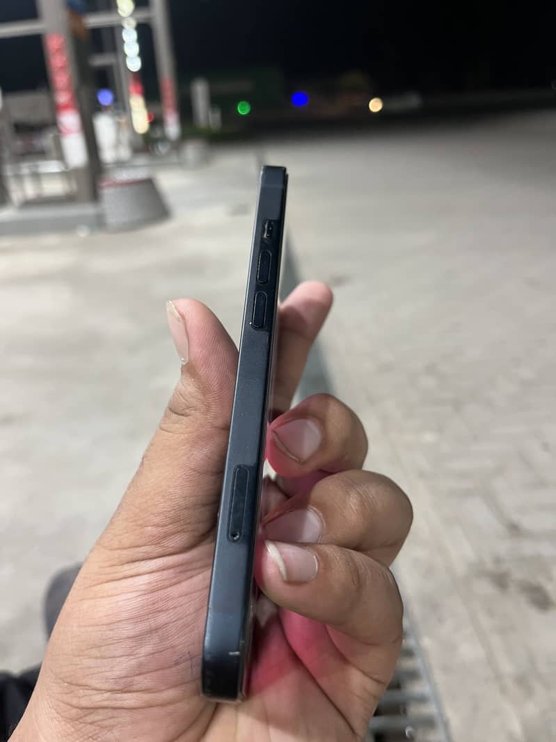 Apple iPhone 13 3