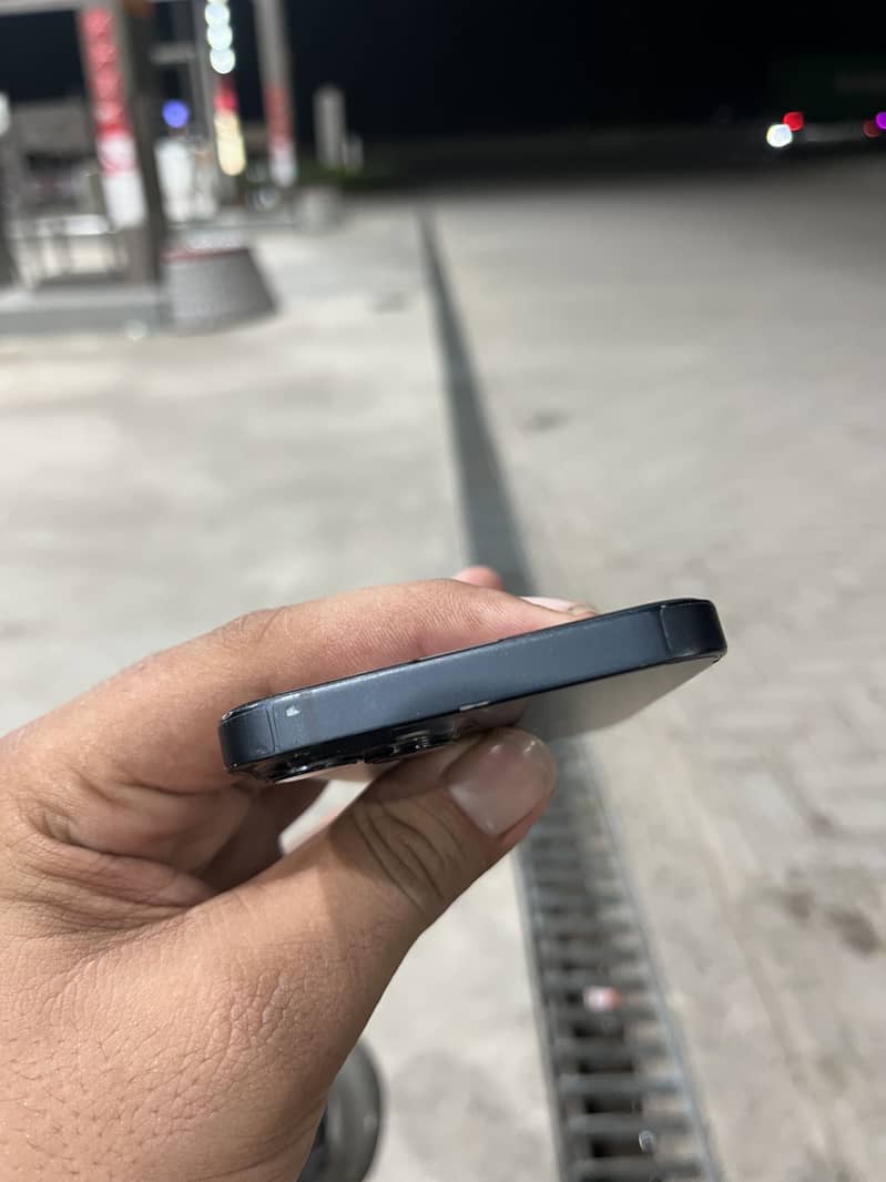 Apple iPhone 13 4