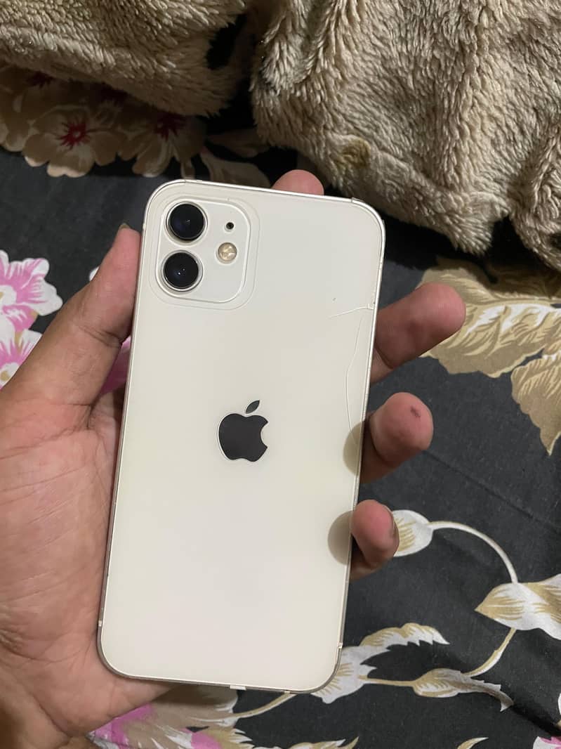 Apple iPhone 12 4