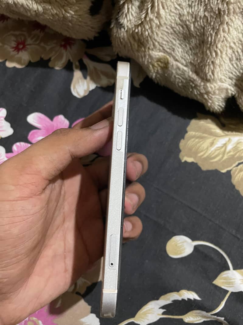 Apple iPhone 12 5
