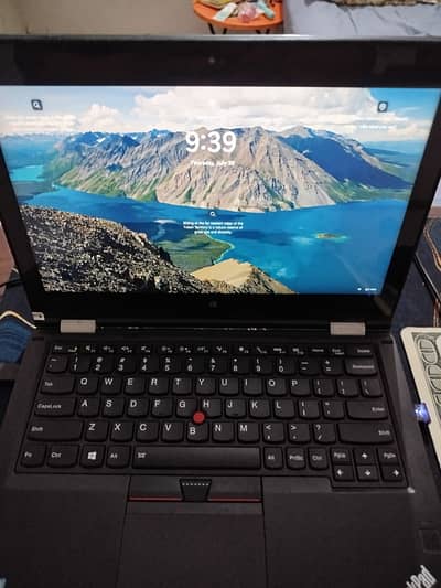 Lenovo Yoga 260 Intel core-i5 touch (8gb Ram)