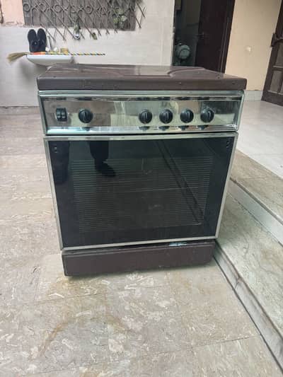 3 Burner Cooking Range with Oven – Good Condition