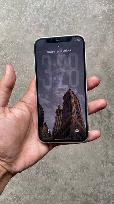Apple iPhone 12