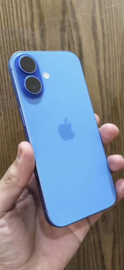 Apple iPhone 16