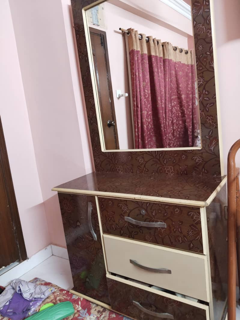 Dressing Table 0