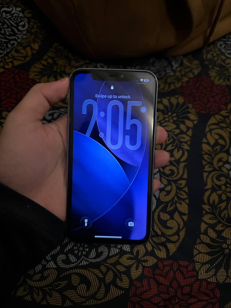 Apple iPhone 11 0