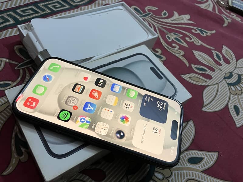 Apple iPhone 15 3