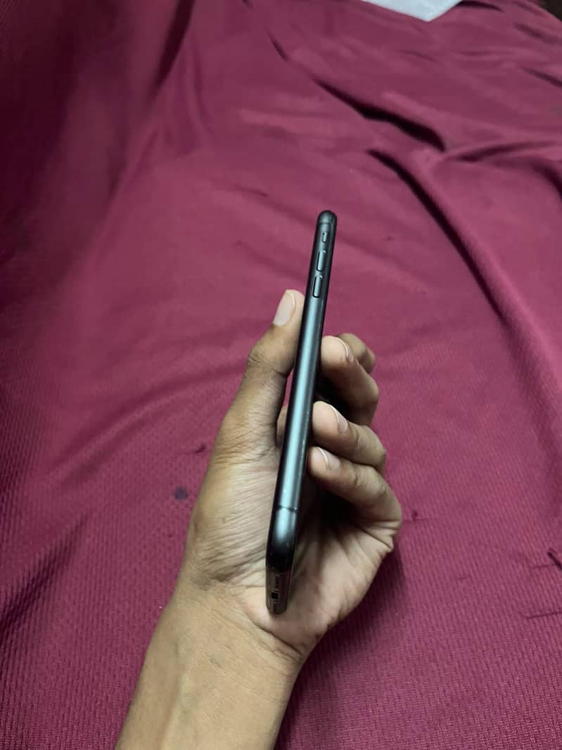 Apple iPhone 11 5