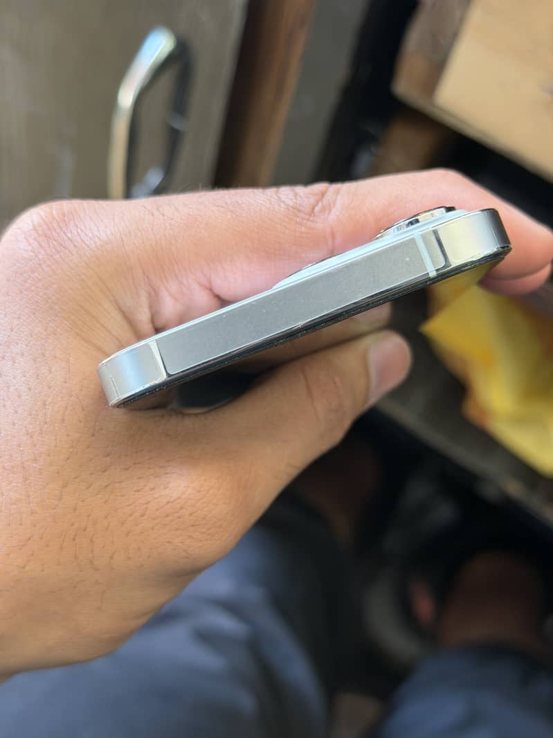 Apple iPhone 13 Pro 1