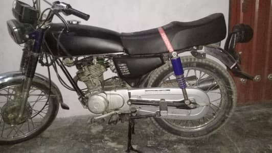Honda 125 10/10 condition jis ny lena rabta kry