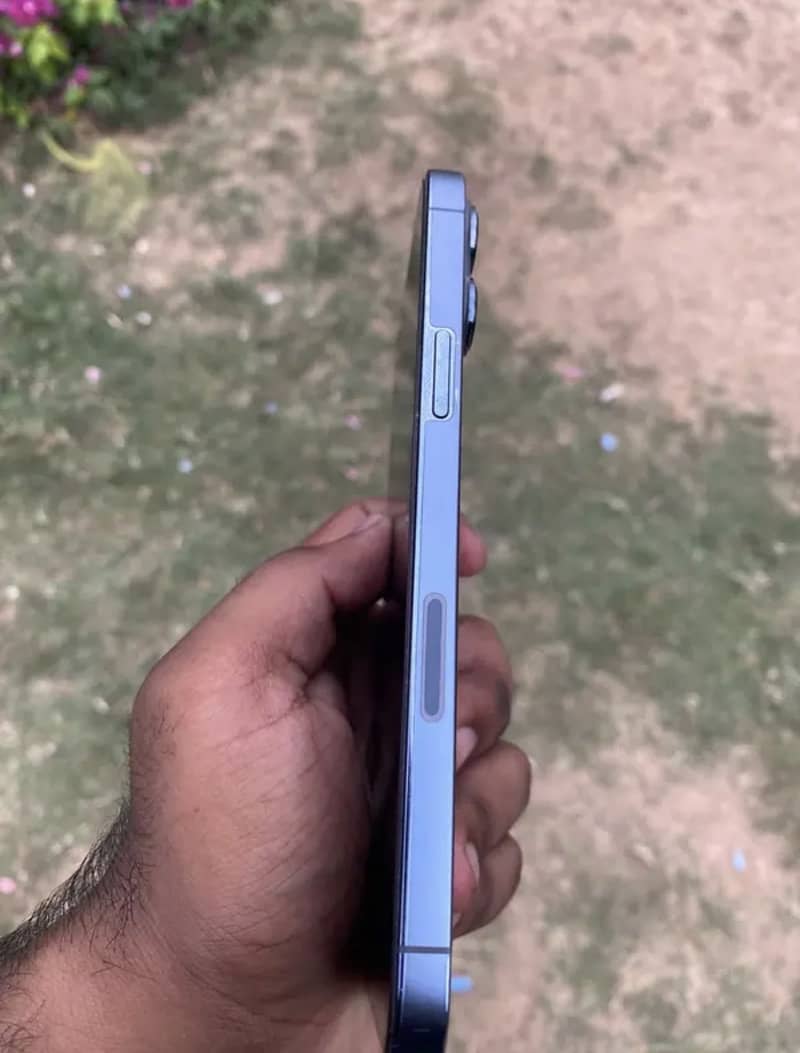 Apple iPhone 13 Pro Max 1