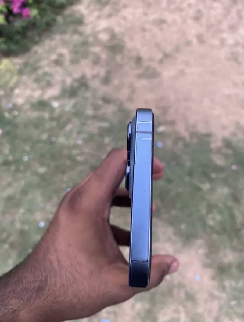 Apple iPhone 13 Pro Max 3