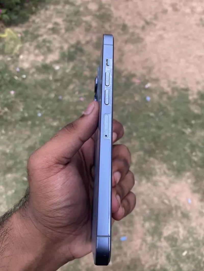 Apple iPhone 13 Pro Max 4