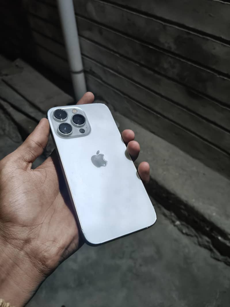 Apple iPhone 13 Pro 0